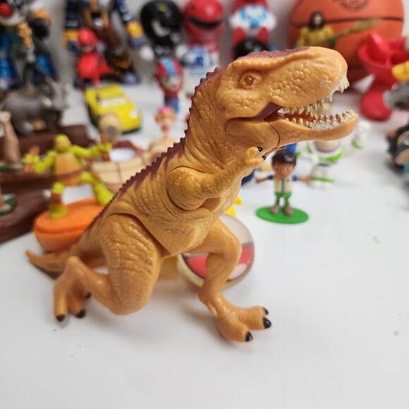 Massive Lot of 48 Pieces Fast Food Happy Meal Toys Basketball Paw Patrol & More - Picture 15 of 15